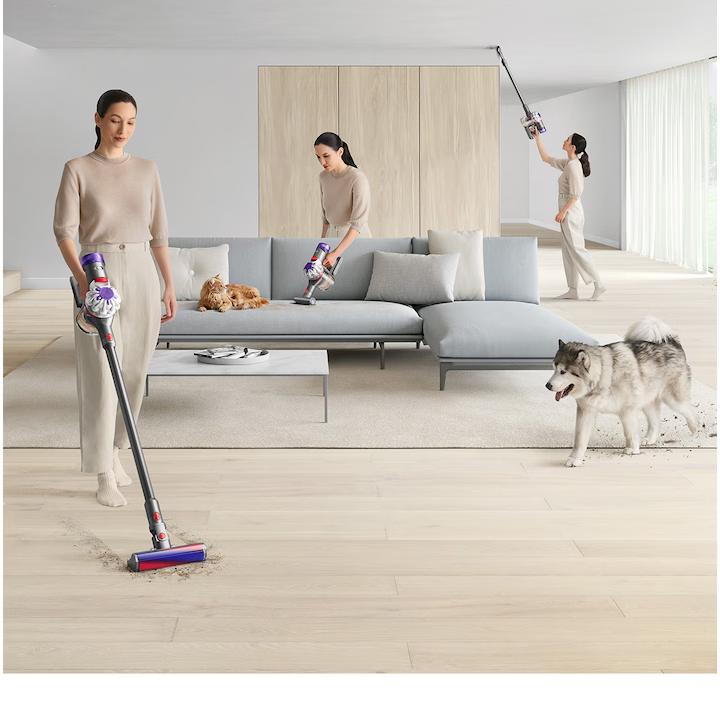 Безжична вертикална прахосмукачка Dyson V8 Advanced, 130AW, 425 W, 21.6 V, 0.54 l, автономност 40 минути, Сив/Сребрист Безжична вертикална прахосмукачка Dyson V8 Advanced, 130AW, 425 W, 21.6 V, 0.54 l, автономност 40 минути, Сив/Сребрист